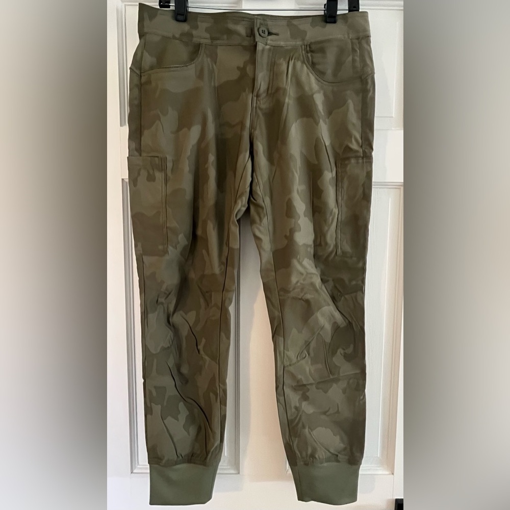 Prana Halle Jogger II in Olive Sz 6